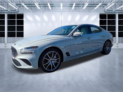 Used 2025 Genesis G70 2.5T image 7
