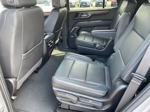 Used 2025 GMC Yukon Denali RWD image 19