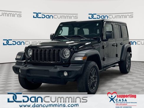 Used 2025 Jeep Wrangler Unlimited Sport AWD/4WD image 1
