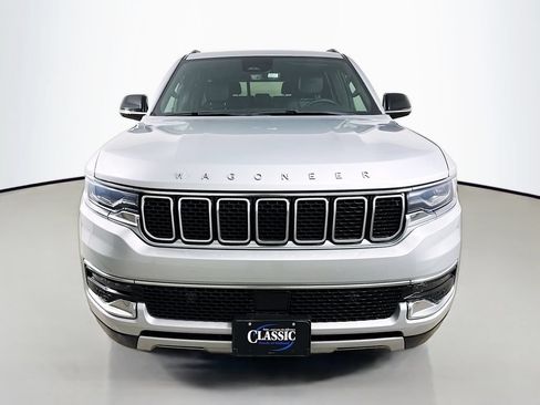 Used 2023 Jeep Wagoneer Series II AWD/4WD image 2