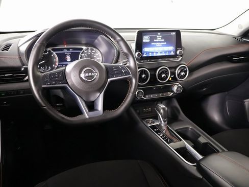 Used 2025 Nissan Sentra SR image 2