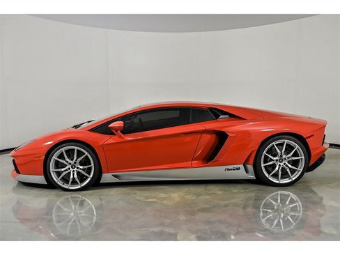 Used 2017 Lamborghini Aventador LP 700-4 AWD/4WD image 11