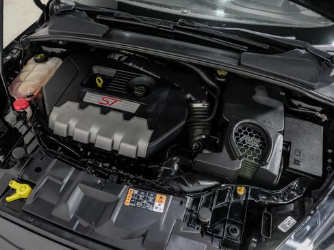 Used 2017 Ford Focus ST FWD image 44