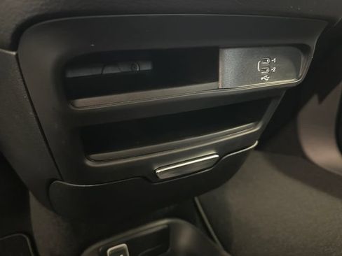 New 2027 Chrysler Pacifica Select w/ Family Tech Group FWD image 34