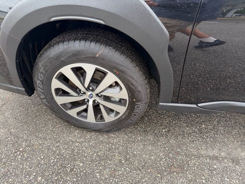 Used 2025 Subaru Outback Premium w/ Popular Package #1A image 13