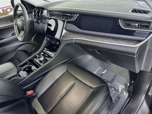Used 2023 Jeep Grand Cherokee 4WD 4xe image 33