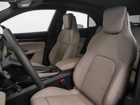 Used 2025 Porsche Macan Electric image 5