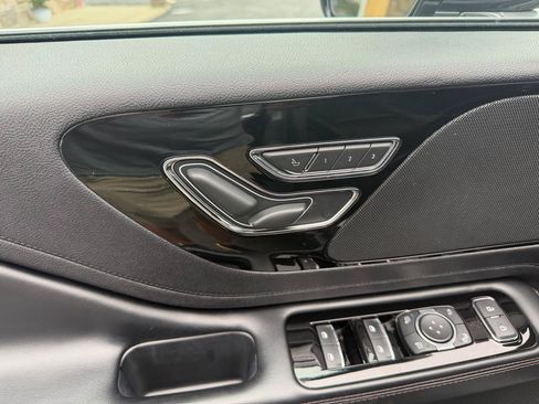 Used 2022 Lincoln Aviator 2WD image 16