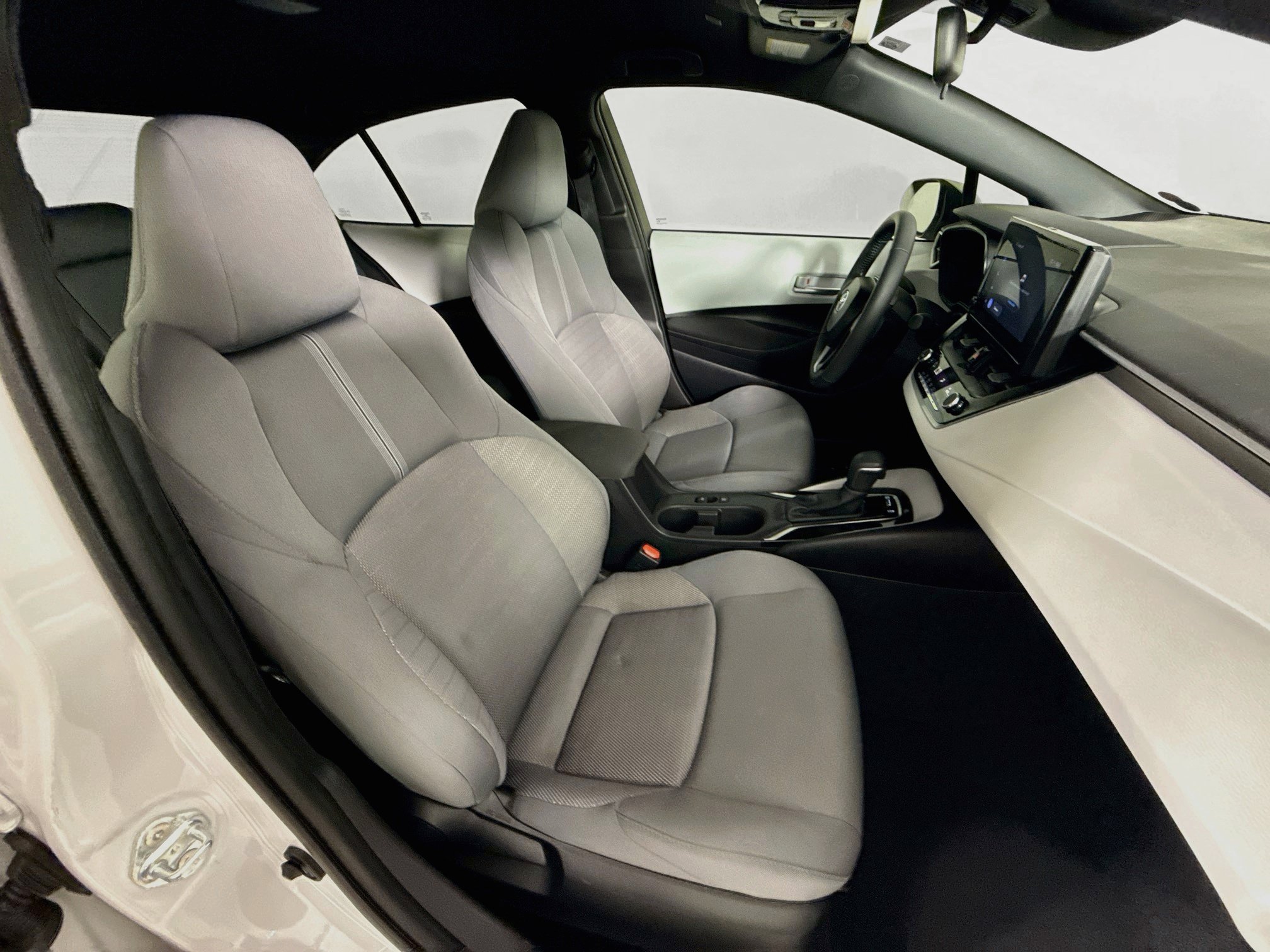 Used 2026 Toyota Corolla SE FWD image 33
