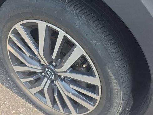 Used 2023 Nissan Kicks SV FWD image 4