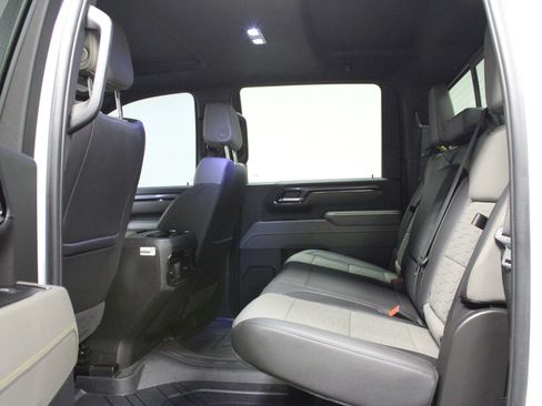 Used 2025 Chevrolet Silverado 2500 ZR2 w/ Technology Package AWD/4WD image 13