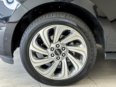 Certified 2024 Lincoln Navigator Reserve AWD/4WD image 28