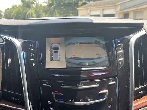 Used 2016 Cadillac Escalade ESV Luxury AWD/4WD image 20