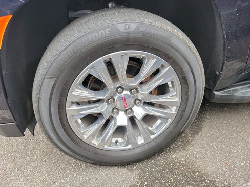 Used 2021 GMC Yukon XL Denali image 2