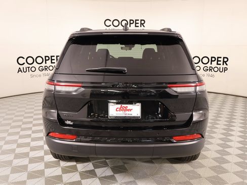 Used 2025 Jeep Grand Cherokee 4WD image 22