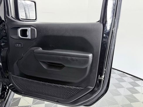 Used 2024 Jeep Gladiator Sport image 9