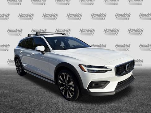 Used 2026 Volvo V60 B5 Cross Country Ultra w/ Protection Package Premier AWD/4WD image 2