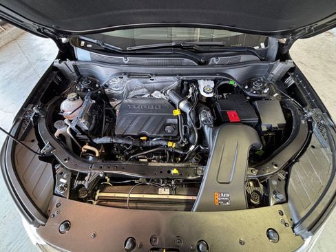 Used 2025 Chevrolet Trax LT image 31