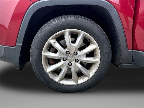 Used 2015 Jeep Cherokee Limited w/ Luxury Group FWD image 2
