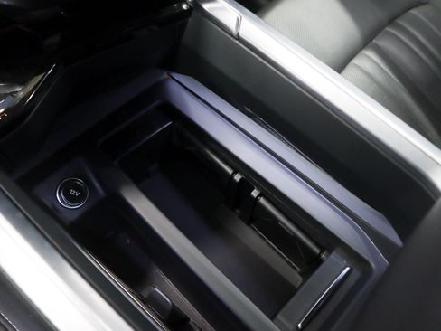 Used 2024 Audi Q8 e-tron Premium Plus image 22