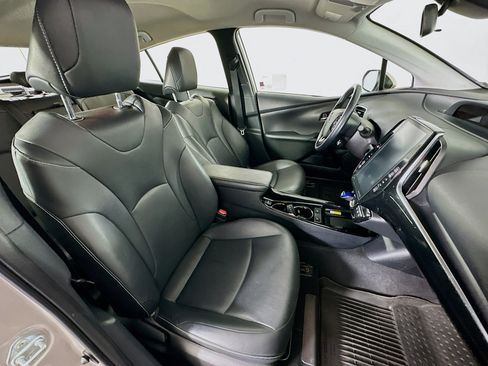 Used 2021 Toyota Prius Prime XLE image 29