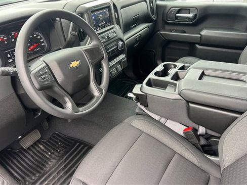 Used 2025 Chevrolet Silverado 2500 Custom w/ Custom Value Package image 10