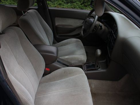 Used 1995 Toyota Camry LE FWD image 13