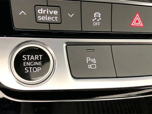 Certified 2023 Audi Q7 2.0T Premium w/ Convenience Package image 32