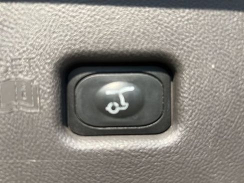 Used 2017 Lincoln MKX Reserve FWD image 9