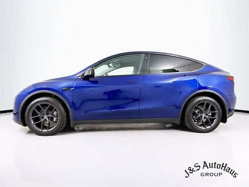 Used 2023 Tesla Model Y Long Range image 4