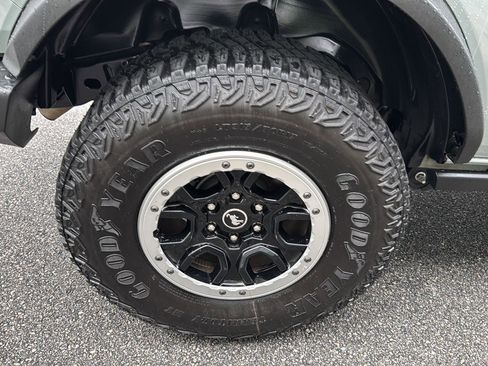 Used 2023 Ford Bronco Badlands image 33