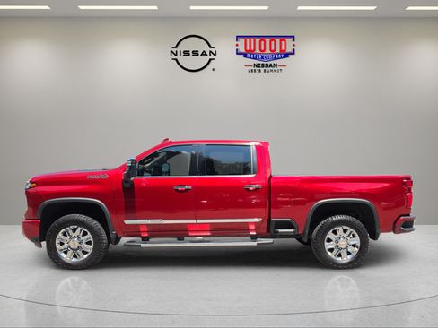 Used 2024 Chevrolet Silverado 2500 High Country w/ High Country Premium Package AWD/4WD image 5