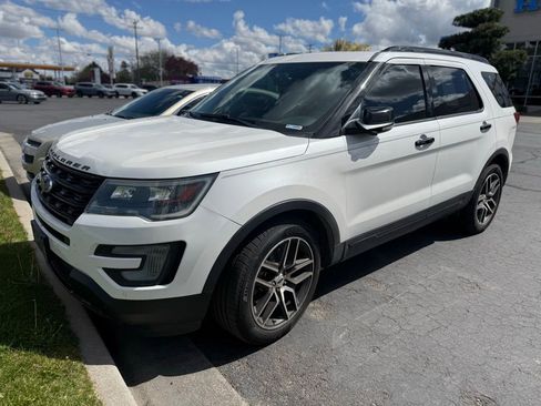 Used 2016 Ford Explorer Sport w/ Equipment Group 401A image 3