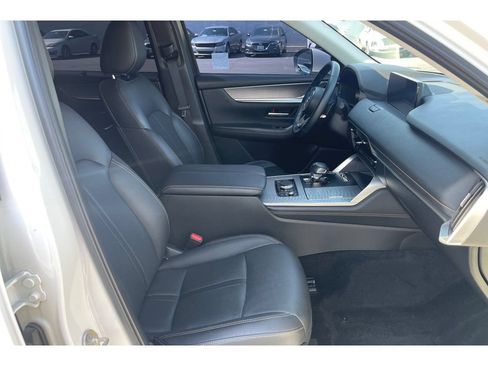 Certified 2024 MAZDA CX-90 Plug-In Hybrid w/ Premium Pkg AWD/4WD image 21