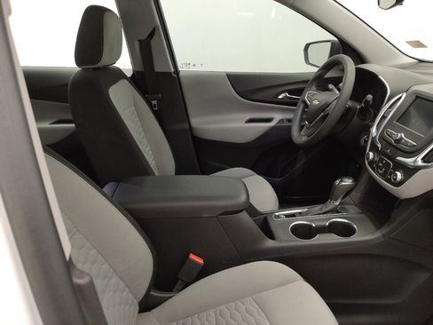 Used 2020 Chevrolet Equinox LS FWD image 21