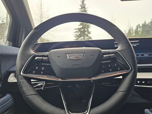 New 2026 Cadillac Optiq Luxury 2 image 23