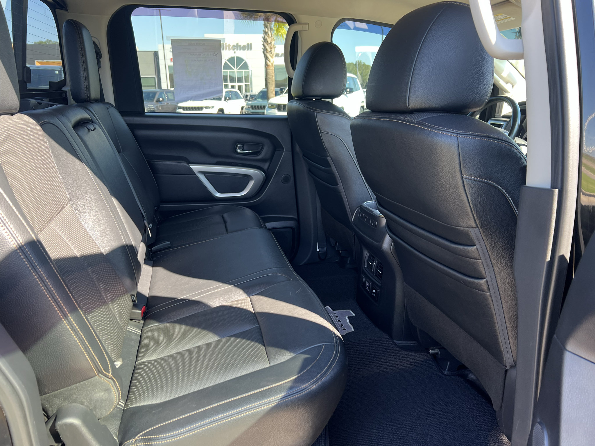 Used 2019 Nissan Titan SL w/ Chrome Package AWD/4WD image 15