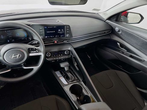 Used 2025 Hyundai Elantra Hybrid FWD image 23