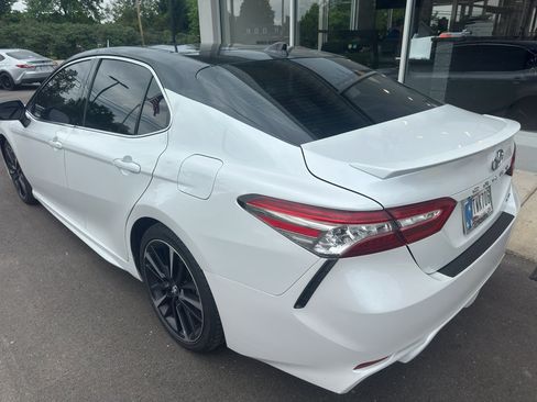 Used 2019 Toyota Camry XSE FWD image 4