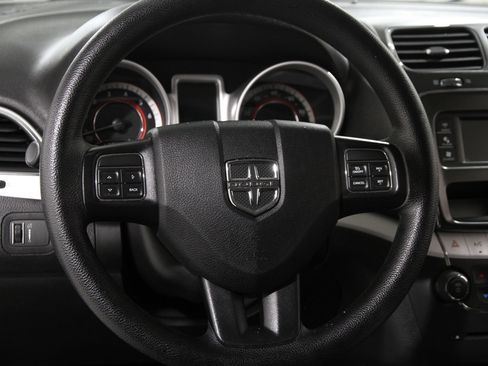 Used 2019 Dodge Journey SE w/ Blacktop Package image 7