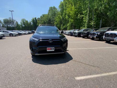 Used 2024 Toyota RAV4 SE w/ Convenience Package AWD/4WD image 8