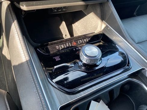 Used 2024 Jeep Wagoneer Series II image 7