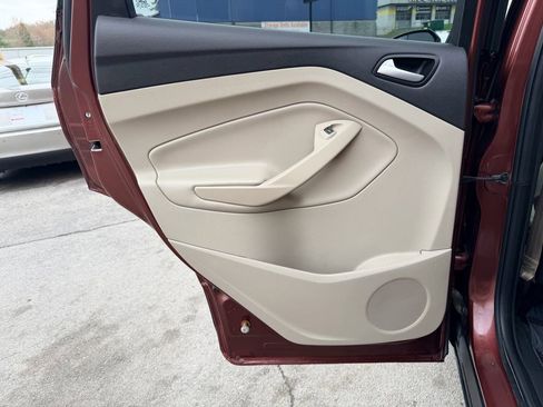 Used 2018 Ford Escape SE image 23