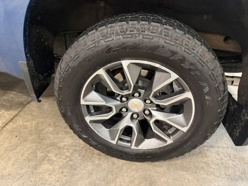 Used 2024 Chevrolet Silverado 1500 LT AWD/4WD image 30