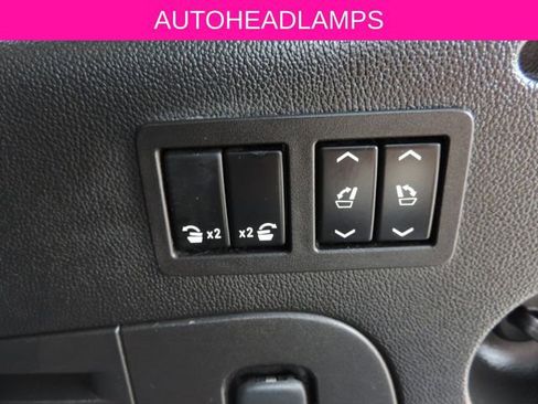 Used 2016 Chevrolet Suburban LT RWD image 14