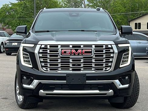 Used 2025 GMC Yukon Denali image 3