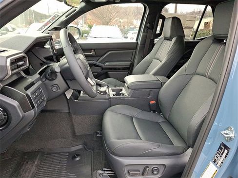 New 2025 Toyota 4Runner Limited image 6