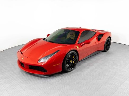 Used 2017 Ferrari 488 GTB RWD image 18