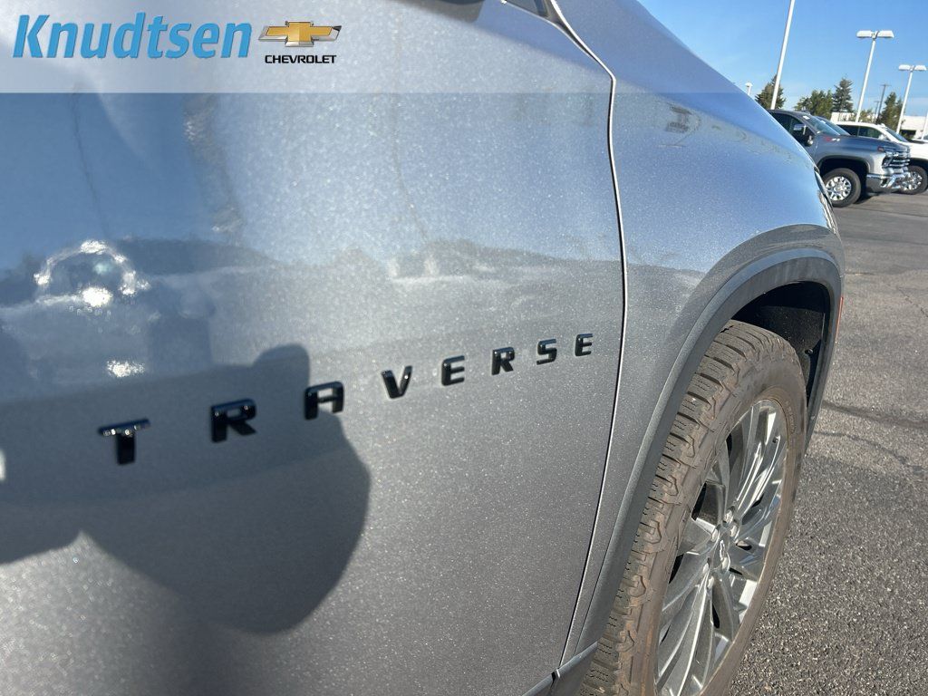 Used 2023 Chevrolet Traverse RS w/ LPO, Floor Liner Package AWD/4WD image 9