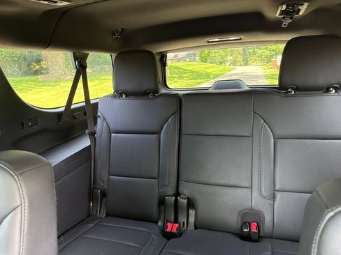 Used 2022 Chevrolet Suburban LT w/ LT Signature Plus Package AWD/4WD image 34